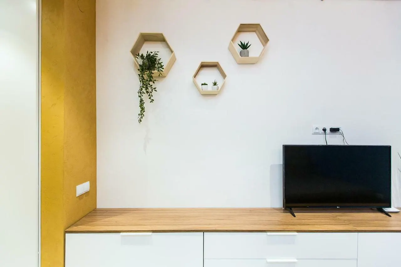 Apartment Bright Studio♥2M To Lviv Polytechnic♥Best Location